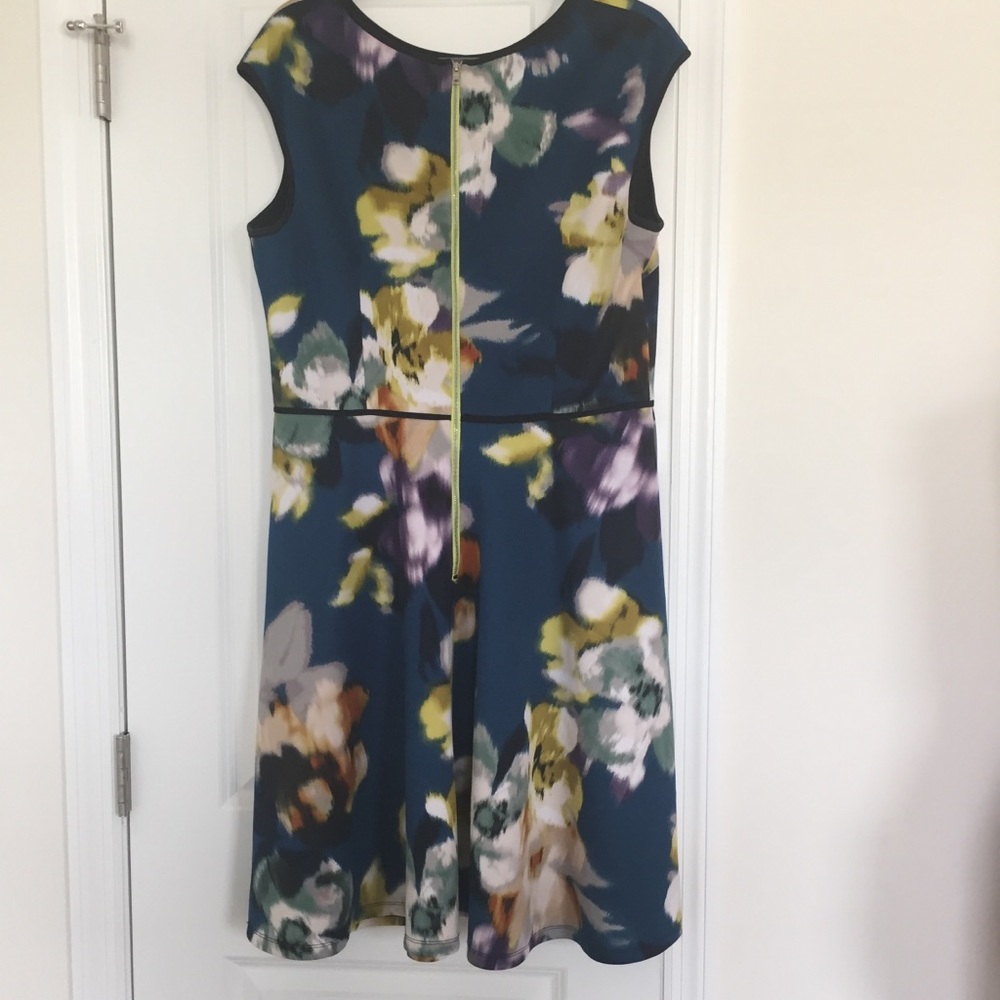 ❤️4/$25 ❤️ Established 1962 Floral Sheath Dress - Picture 5 of 11